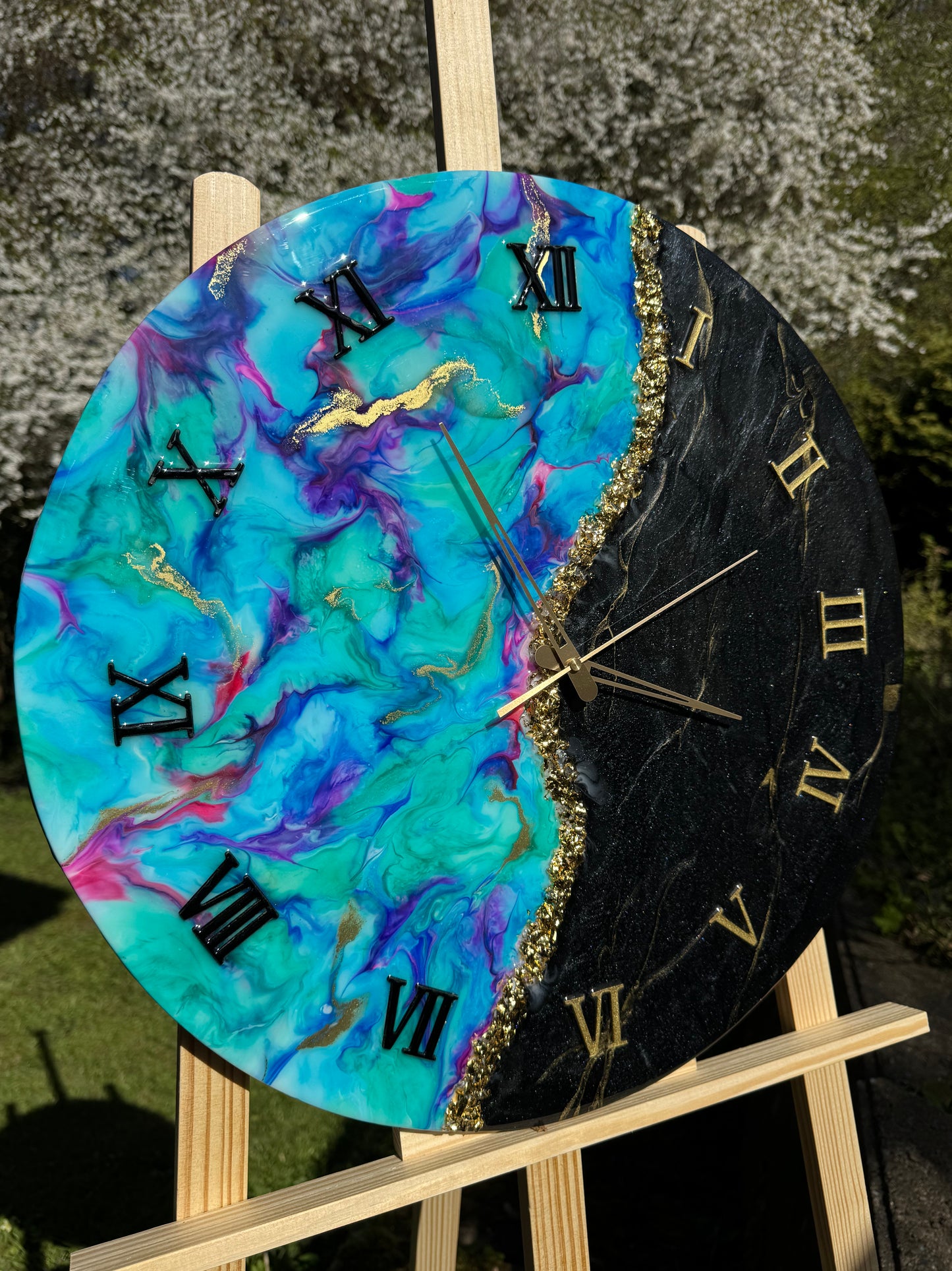 Handcrafted resin wall clock by MBpoxy