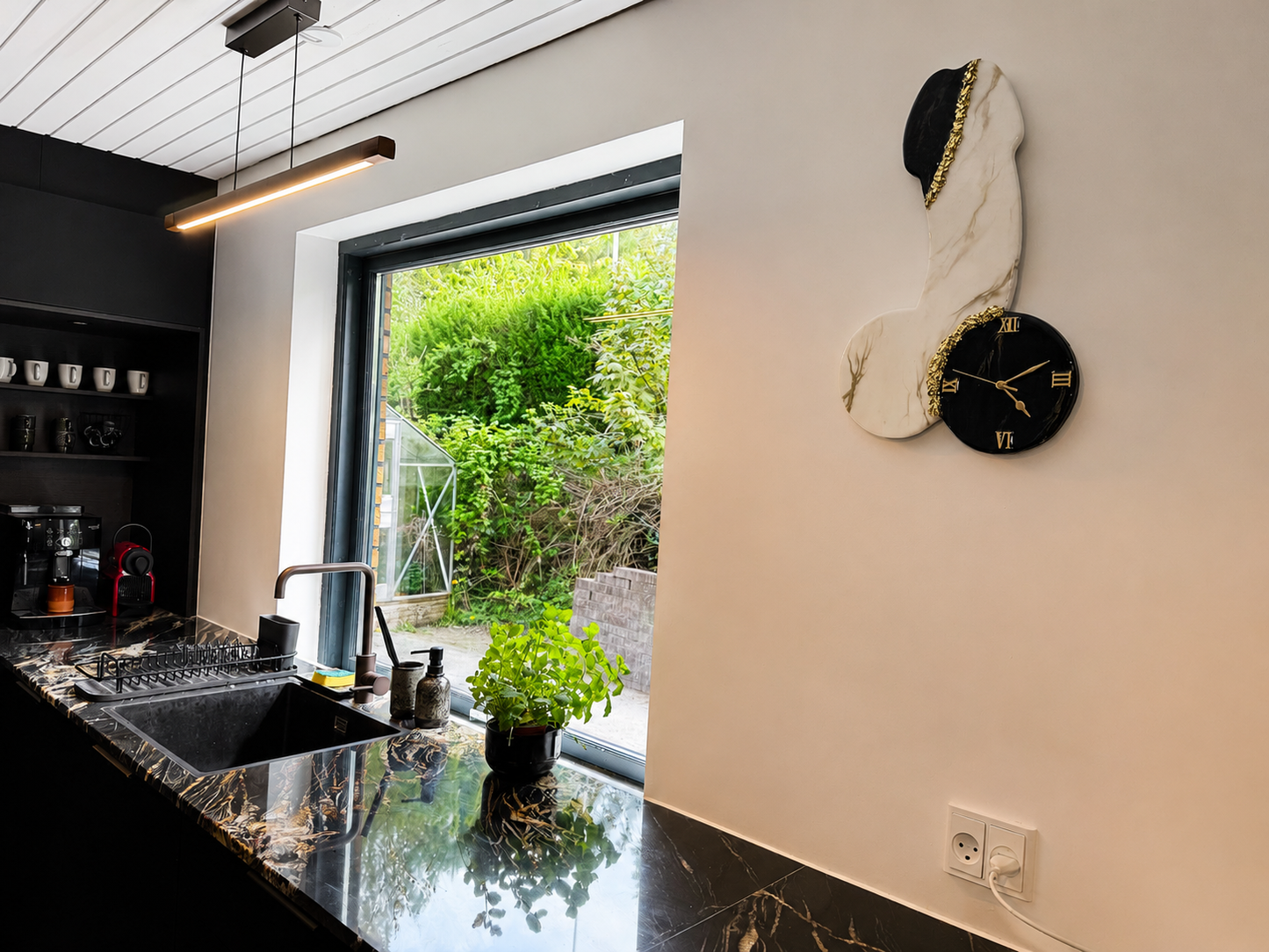 Handcrafted resin wall clock by MBpoxy
