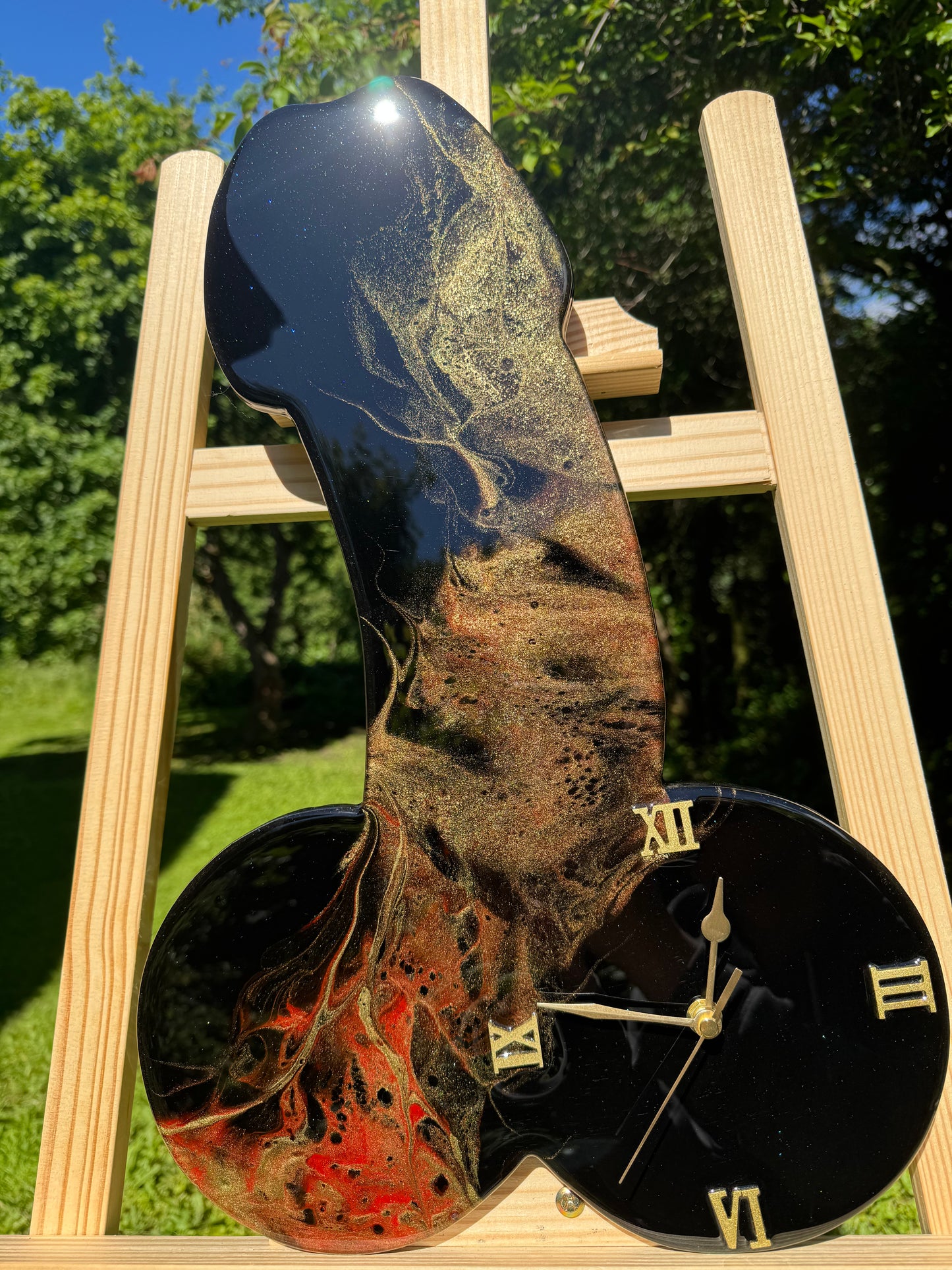 Handcrafted epoxy resin clock by MBpoxy