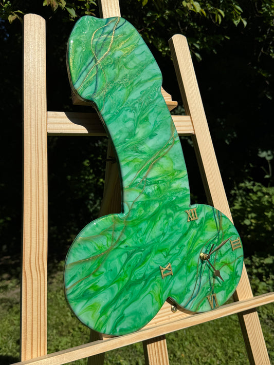 Handcrafted resin clock by MBpoxy