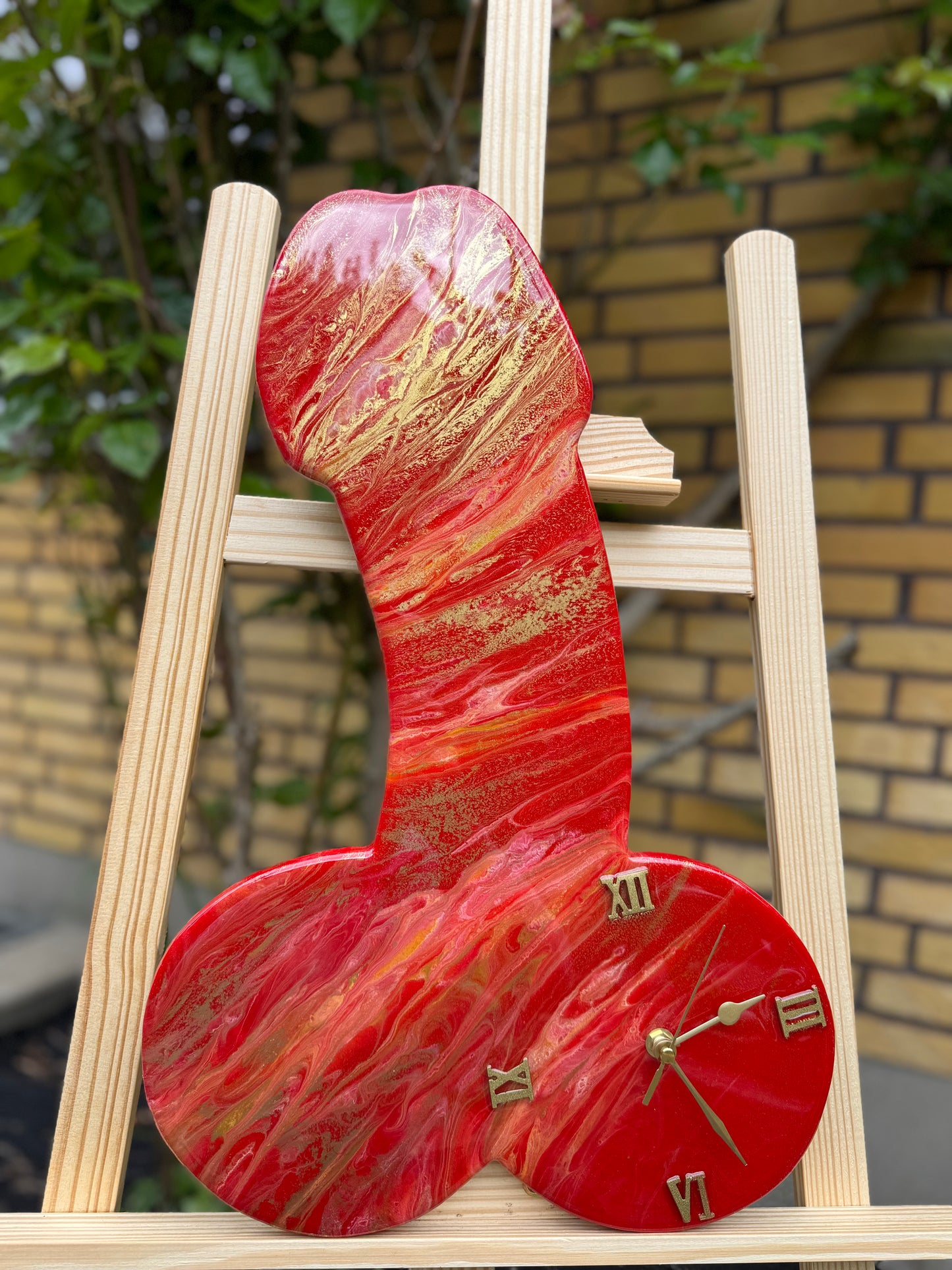 Handcrafted resin wall clock by Mbpoxy