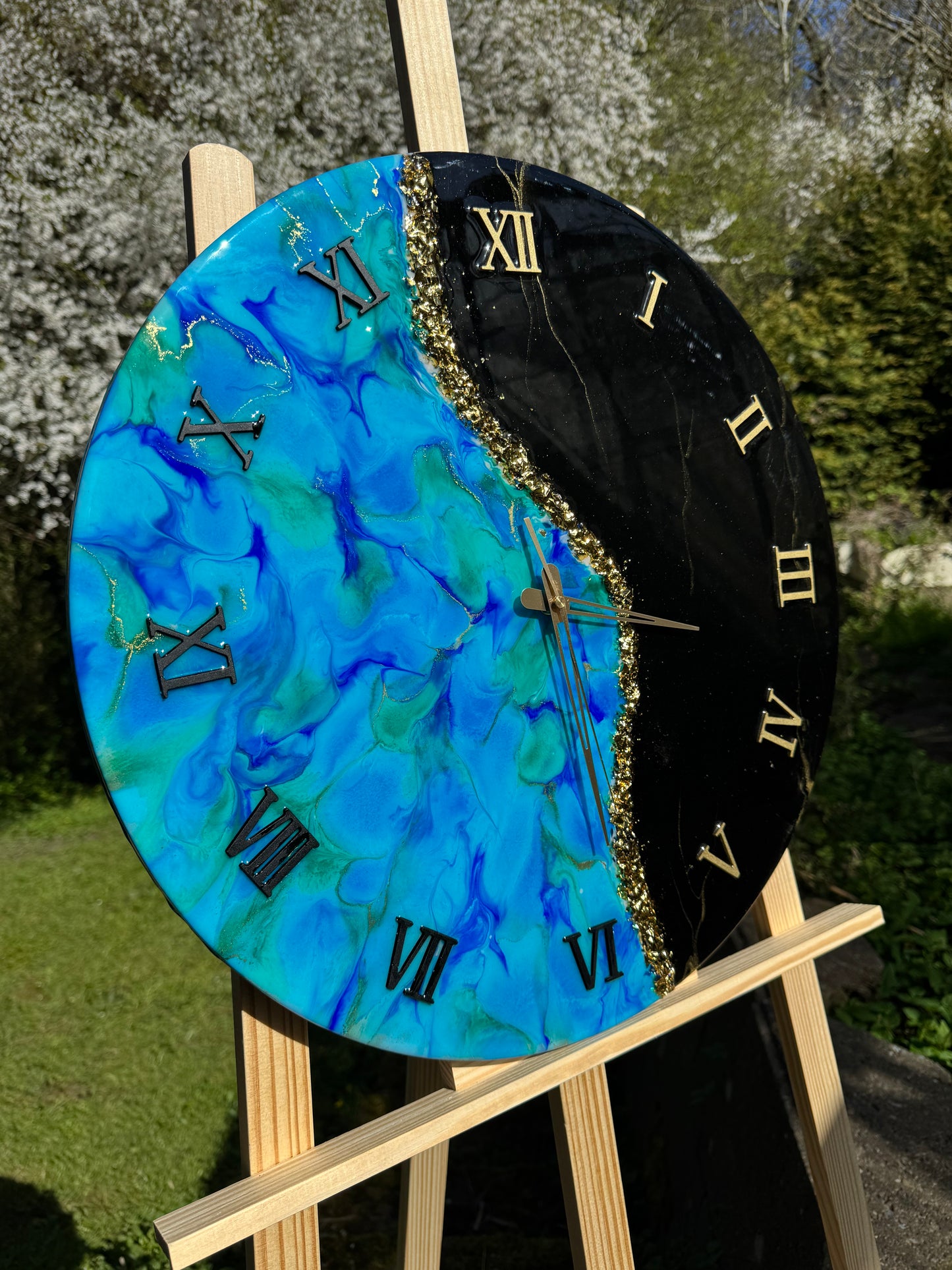 Handcrafted resin wall clock by MBpoxy