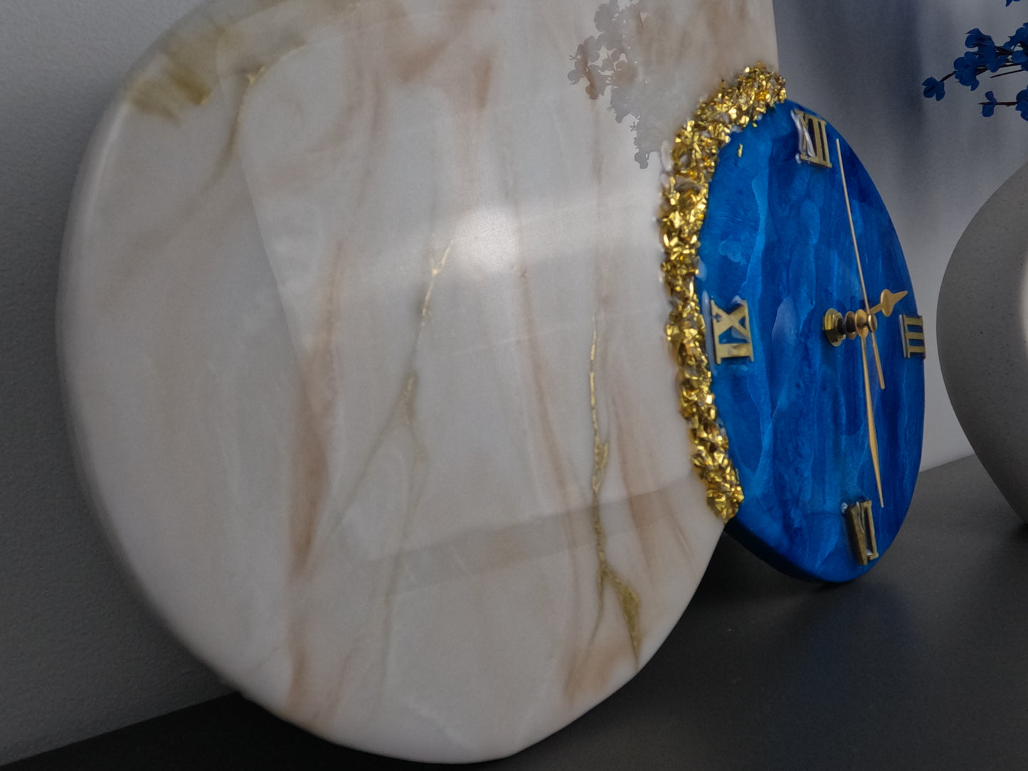 Handcrafted resin wall clock by MBpoxy