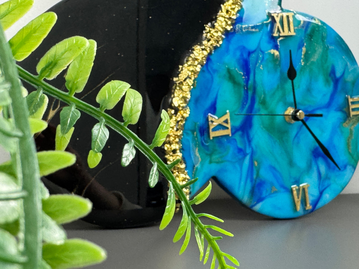 Handcrafted resin wall clock by MBpoxy