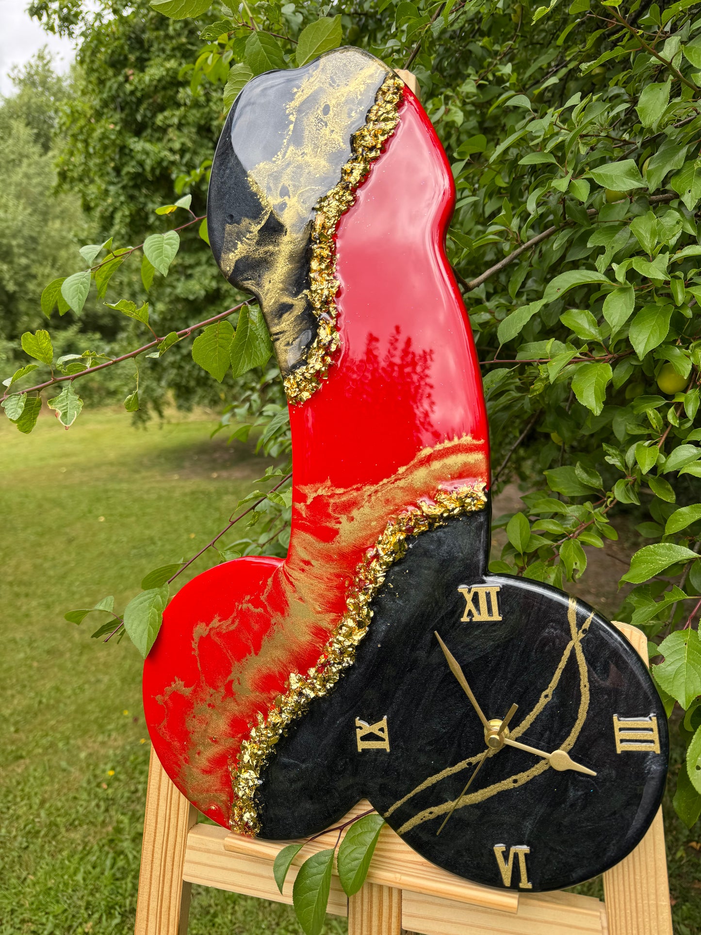 Handcrafted epoxy resin wall clock by MBpoxy