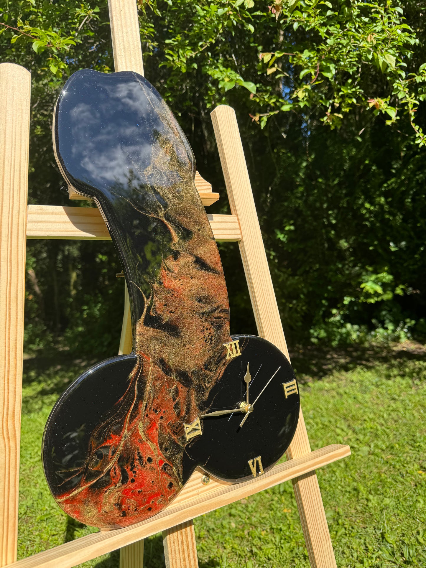 Handcrafted epoxy resin clock by MBpoxy