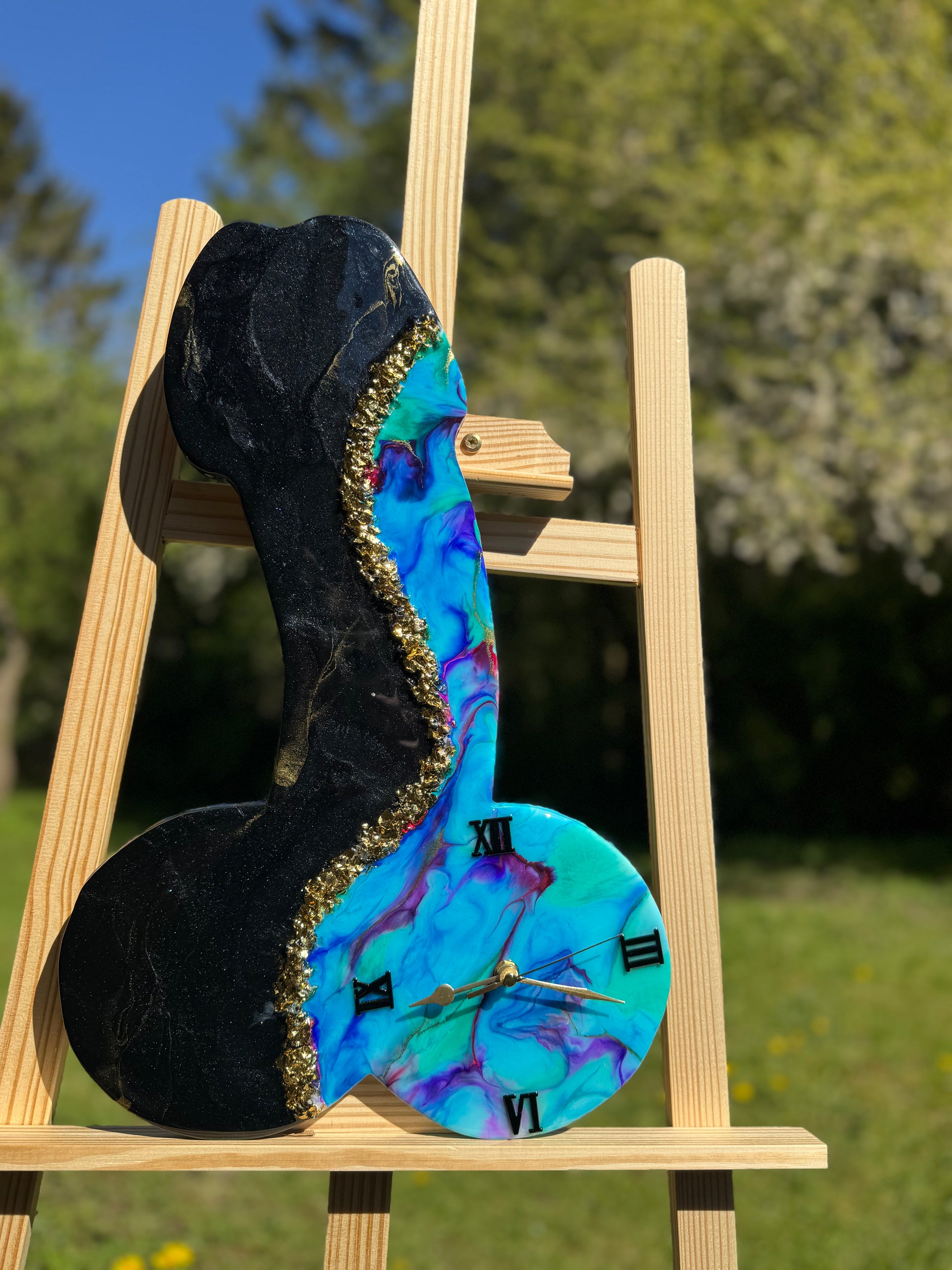 Handcrafted resin wall clock by MBpoxy