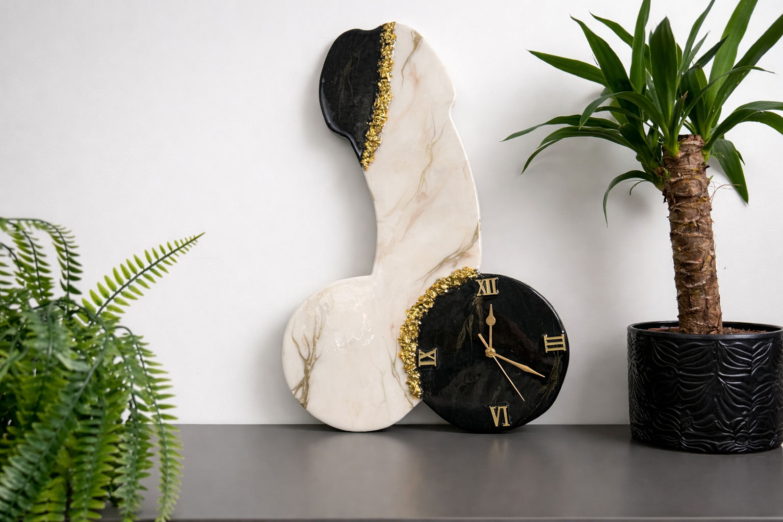 Handcrafted resin wall clock by MBpoxy