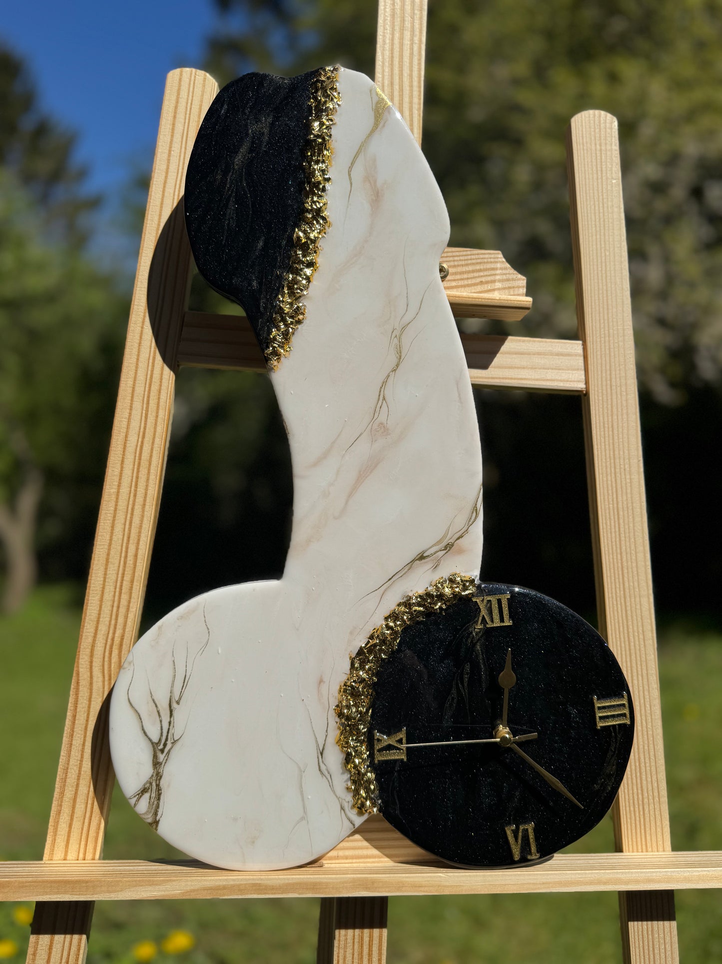 Handcrafted resin wall clock by MBpoxy